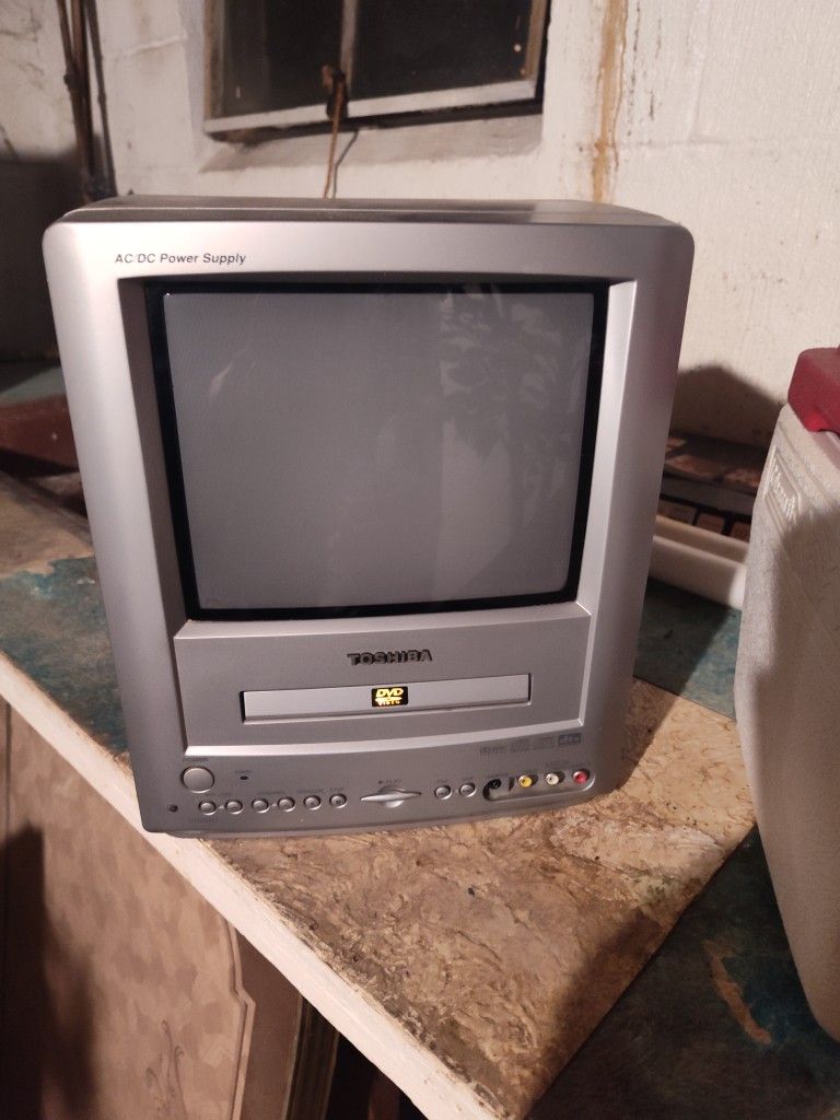 Toshiba TV And DVD Player