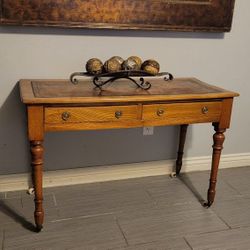 NICE WOODEN  ANTIQUE DESK