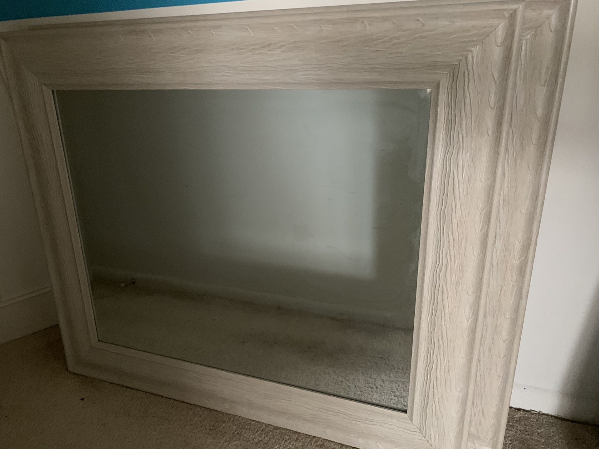 Wall mirror (mirrors). Sold as set