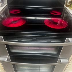 Whirlpool electric stove - used
