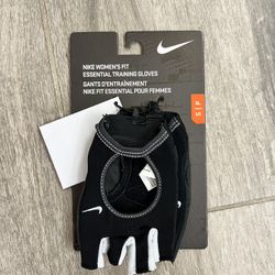 NEW Women’s Nike Fit Essential Training Gloves