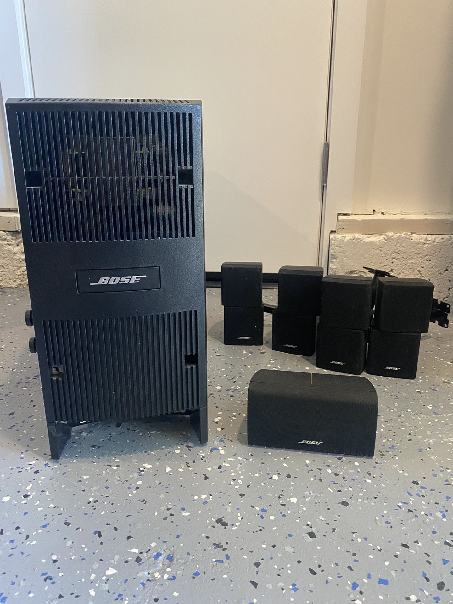 Bose Acoustimass 10 Series iV home theater speaker system