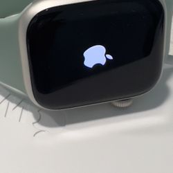 Apple Watch SERIES 7 Starlight Aluminum Case