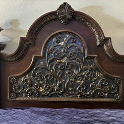 Luxury 5 Piece Queen Bedroom set