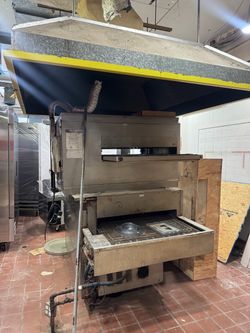 Commercial Conveyor Pizza Oven – Restaurant Equipment – AS IS