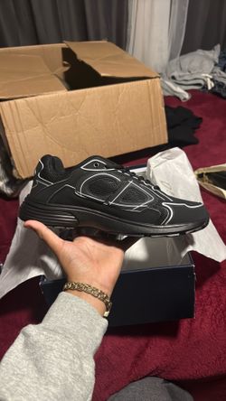 All black Dior b30s