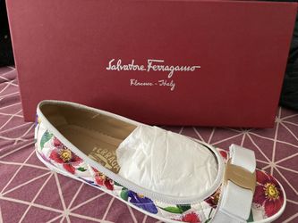 Salvatore Ferragam women flats