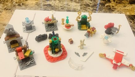 Lego Marvel Super Heroes Set of Christmas Micro Builds