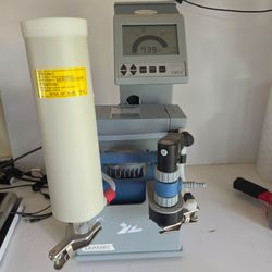 VACUUBRAND CVC 2 CHEMISTRY VACUUM SYSTEM WITH MZ 2C DIAPHRAGM PUMP