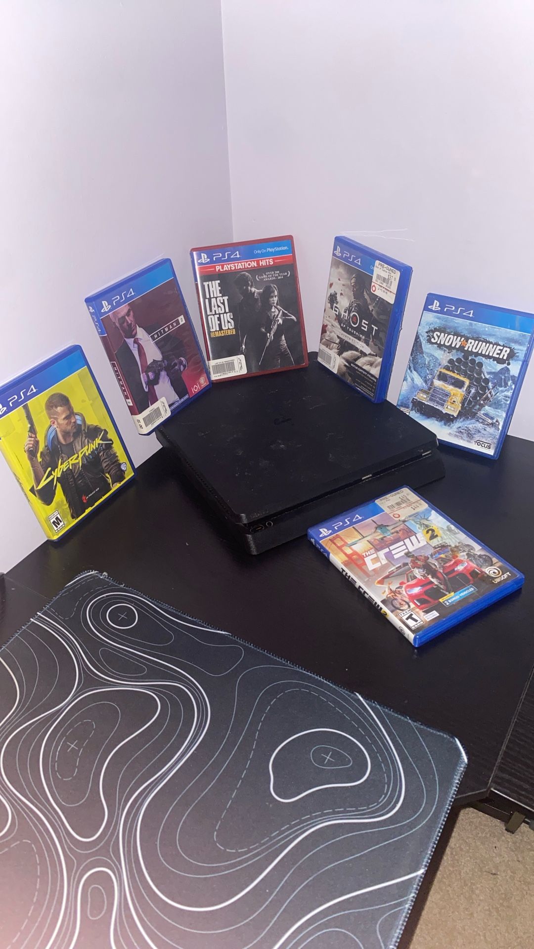 Ps4 With Six Games +Controller, And Cables