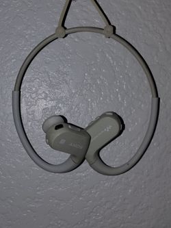 Sony Walkman waterproof, Bluetooth, earbuds