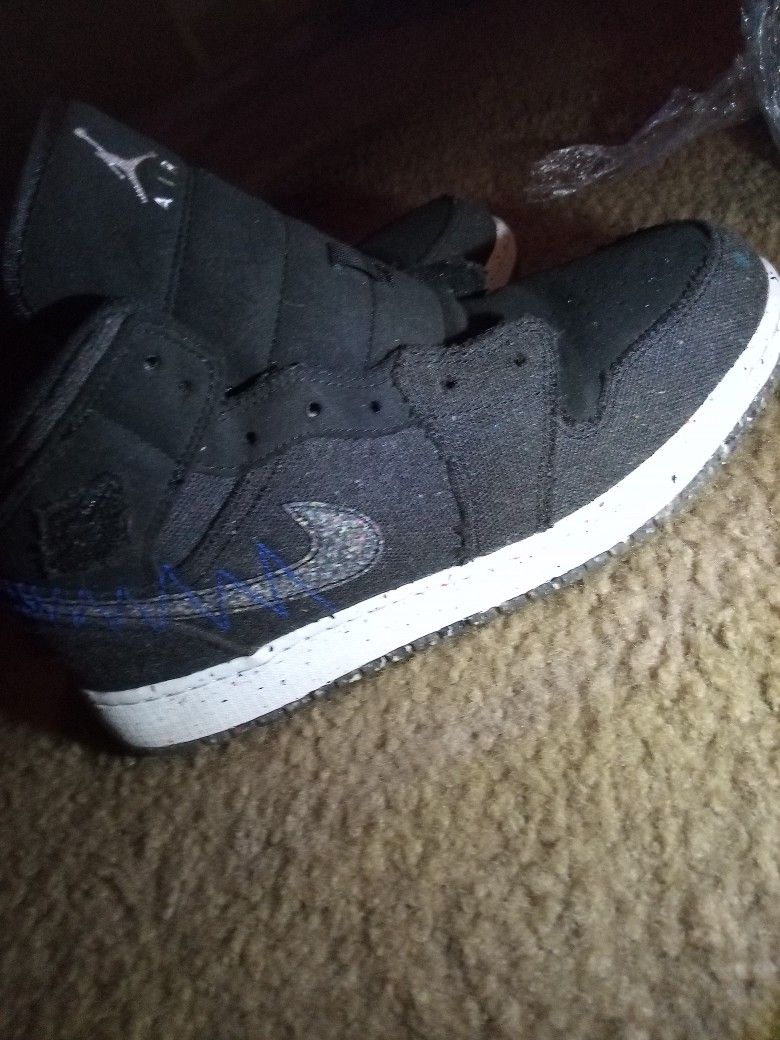 Kids Jordan 1s Black Crater Size 7Y