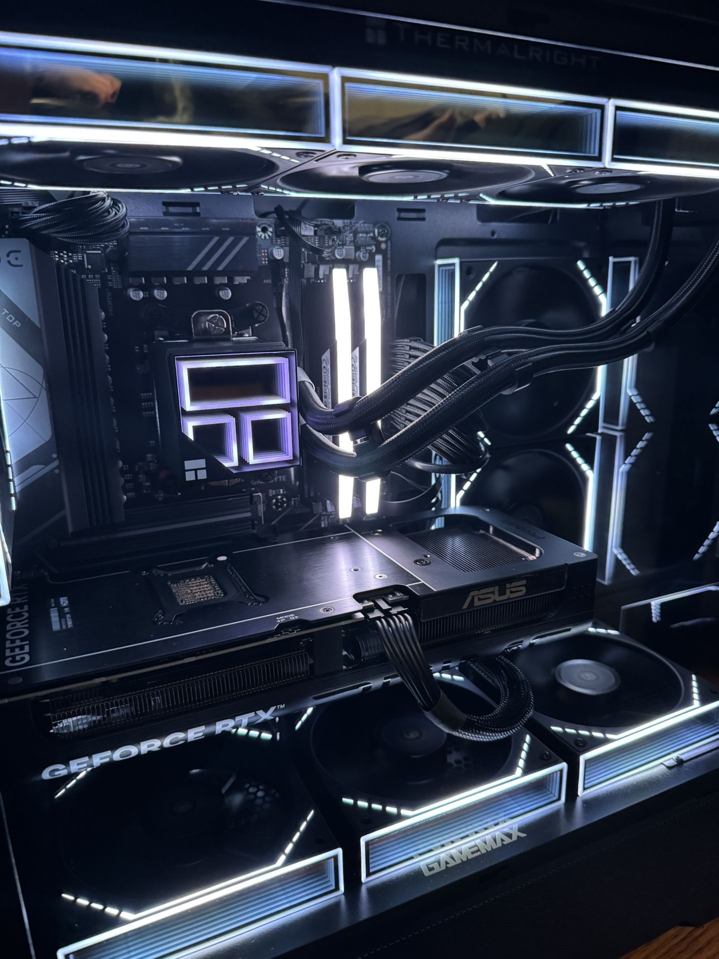 Highend Gaming Pc 5070 ryzen 7 7800X3D Brand New