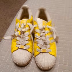 Adidas Adicolor Size 10.5 Yellow