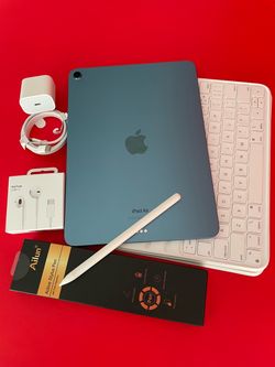 Apple IPad Air 5th Generation (10.9” Liquid Retina/ M1 chip / 2022 Model) 64GB with pen, keyboard case & Accessories