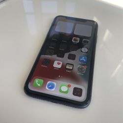 iPhone 11 64GB Unlocked (Cracked Back) 