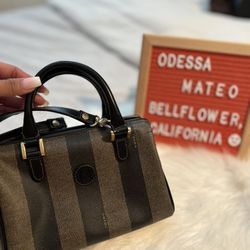 💯 Authentic Fendi Crossbody Bag 