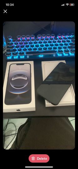 IPHONE 16e 128gb (Cricket&At&t) LIKE NEW 1 month old