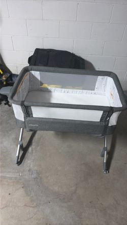 Brand new bassinet