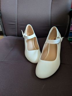 Brand new shoes. 1 and 1/2 heels