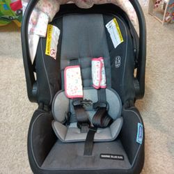 Graco SnugRide SnugFit 35 Lite Elite Baby Car Seat With Car Base, Click Connect Compatible, 4-35lb