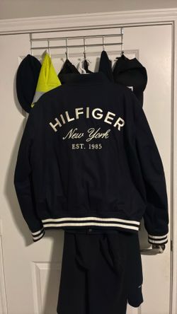 Tommy Hill finger Letterman