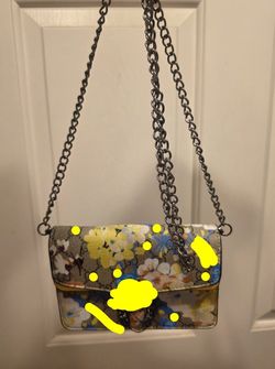 Floral Print Chain Strap Crossbody Bag