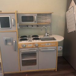 Kids Play Kitchen 