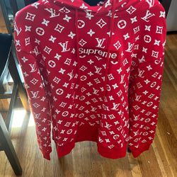 Supreme Logo Sweatshirt Size large 