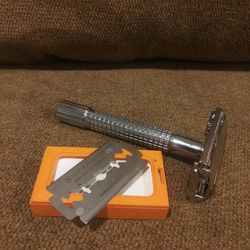 brand new Van Der Hagen 85mm Safety Razor & box of replacement razors