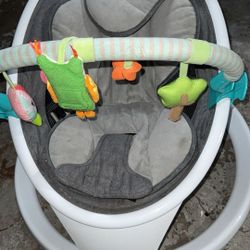 Munchkin Bluetooth Enabled Baby Swing 