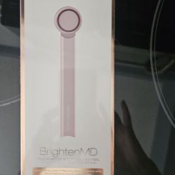 New Title:Trophy Skin BrightenMD 4-in-1 Microcurrent Facial Device