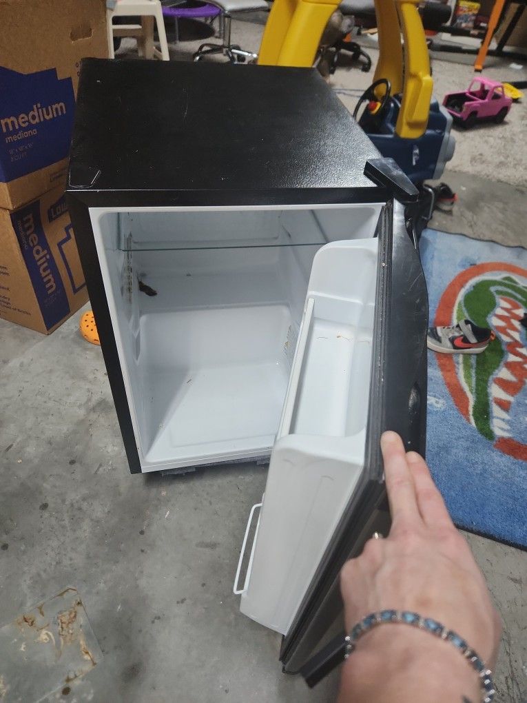 Hisense Mini Fridge