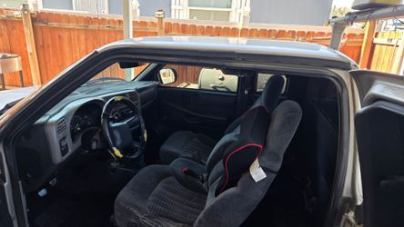 Chevy s10 year 99 good condition