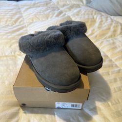 New UGG Size 7