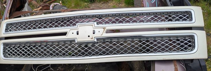 07-13 Silverado Grille