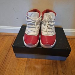 Jordan 11 Cherry Size 8.5