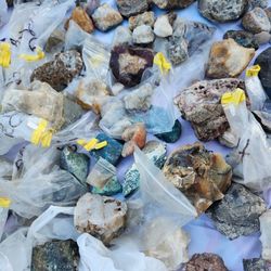 Natural Mineral Rocks/ Stone/ Crystal 