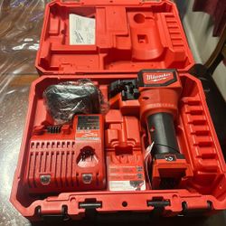 Milwaukee Threaded Rod Cutter 