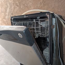 GE QuietPower 3 Stainless Steel Dishwasher – Works Great