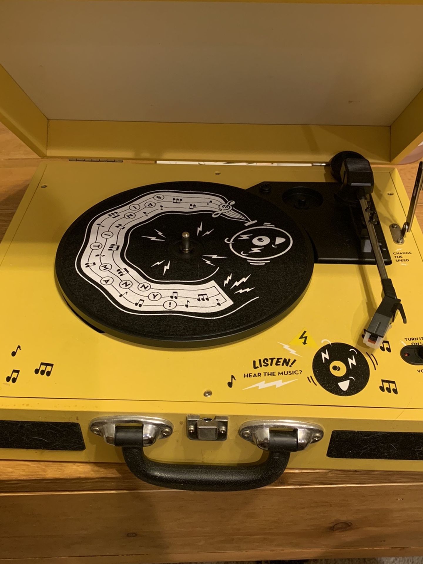 PORTABLE RECORD PLAYER