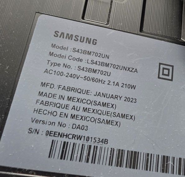 43" Samsung M7 4k Monitor