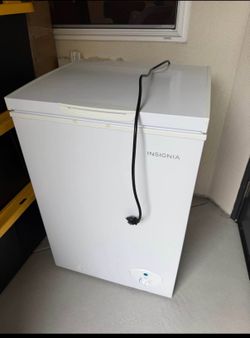 Insignia 3.5 cu. Ft. Garage ready chest freezer