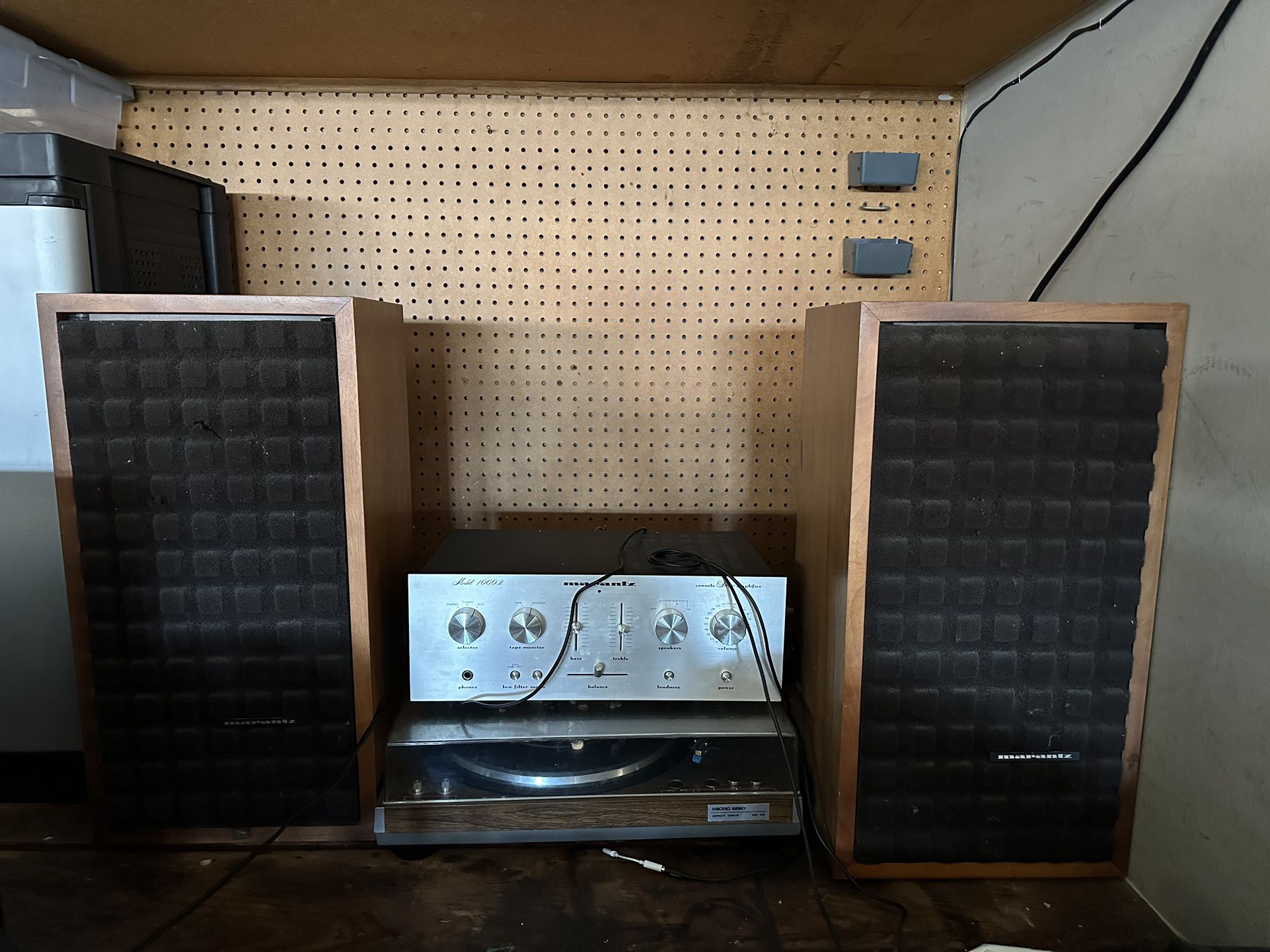 Stereo System (Record Player)