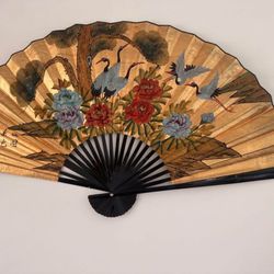 LARGE VINTAGE ORIENTAL ASIAN WALL FAN DECOR HAND PAINTED 