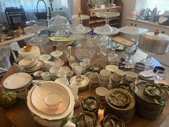 ✨ Spectacular Estate Sale: Crystal, Vintage Glassware, Catering Supplies & More! ✨