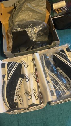 Brand new desniger shoes good quality with box and dust bag 160 each pair