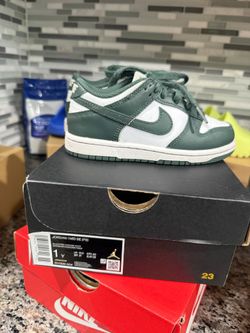 Nike Dunks