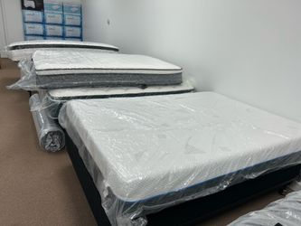 Memory foam mattress - Queen size - Brand new