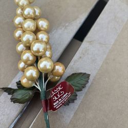 120 Darice Berry Clusters Picks Gold 